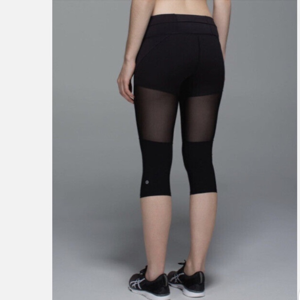 Lululemon Training Tough crop capri leggings with mesh inseam 17 inch